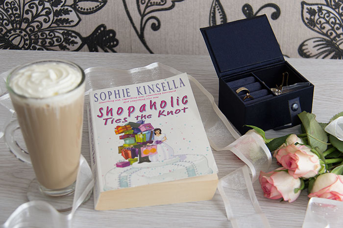 Shopaholic Ties the Knot by Sophie Kinsella
