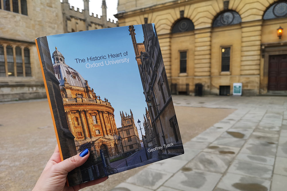 The Historic Heart of Oxford University by Geoffrey Tyack