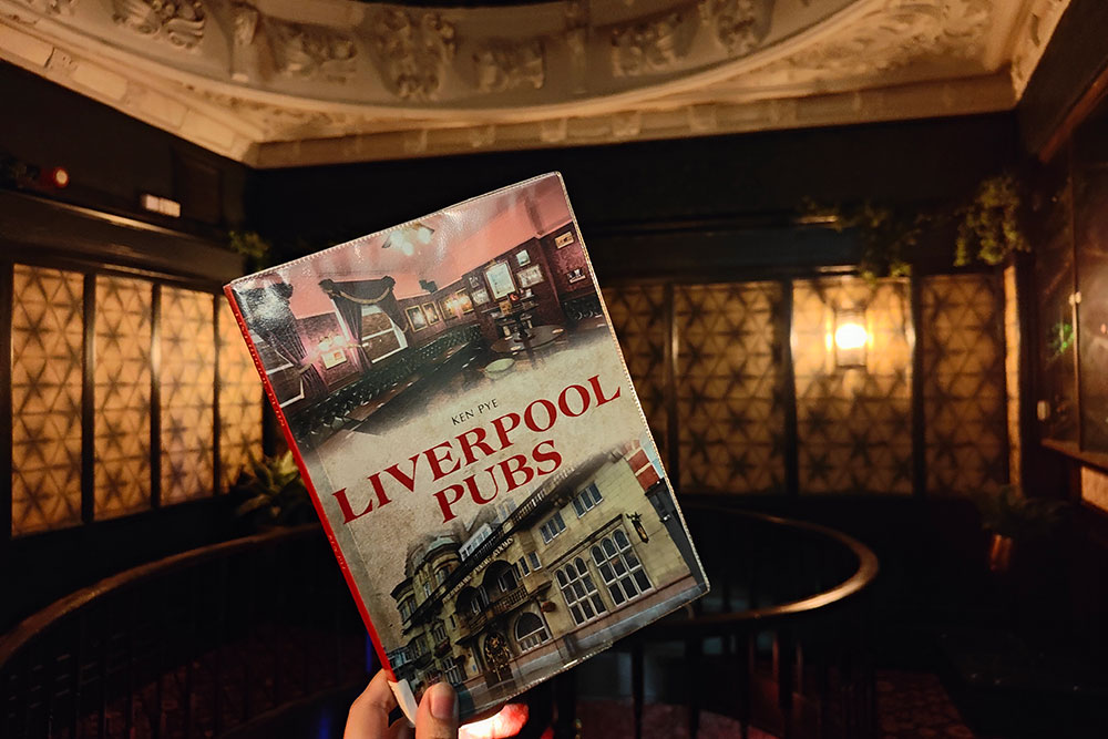 Liverpool Pubs by Ken Pye